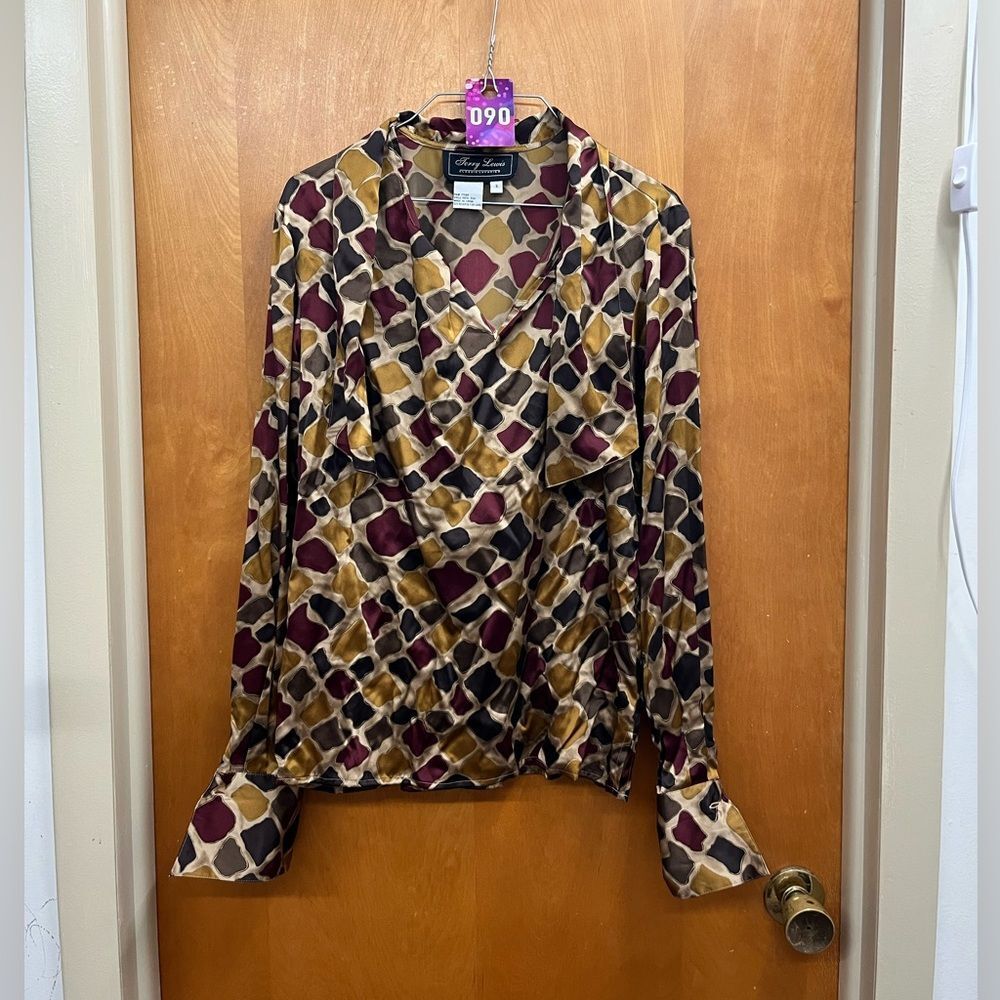 Terry Lewis Classic luxuries Abstract Pattern silk long sleeve Blouse